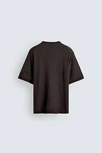 T-SHIRT EN MAILLE FINITIONS CONTRASTÉES