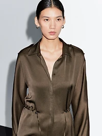 Flowing shirt with waist detail