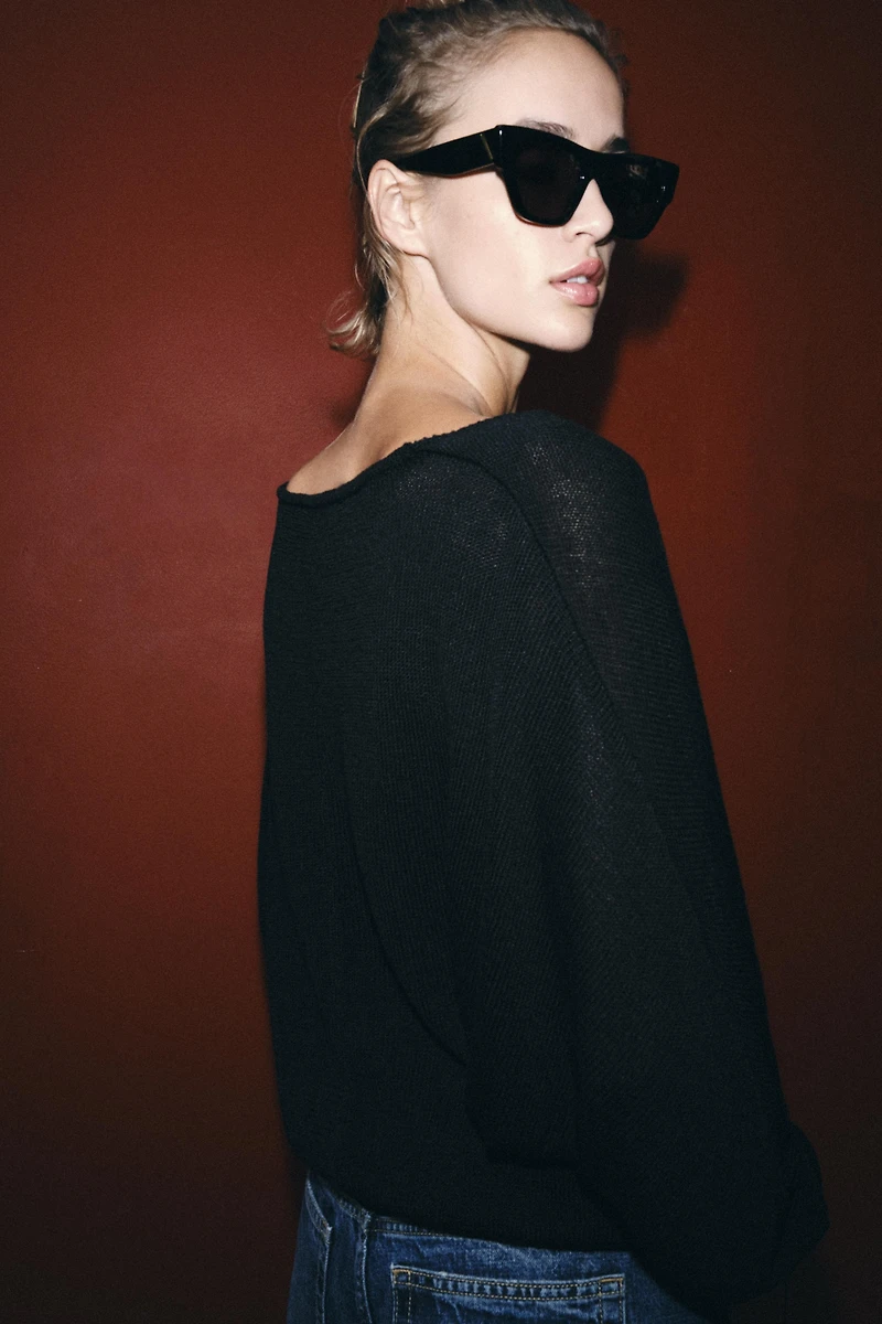 V-NECK KNIT JUMPER