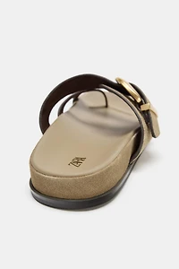 LEATHER BUCKLE SANDALS