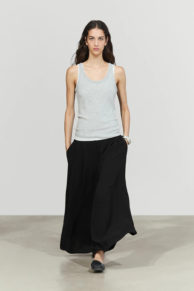 Pantalon large à plis