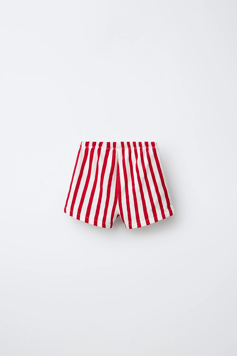 SHORT À RAYURES ET POMME