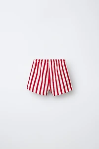 SHORT À RAYURES ET POMME