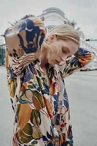 BLOUSE SATINÉE IMPRIMÉE