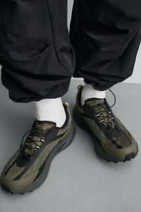 ATHLETIC SNEAKERS