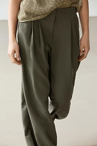 Darted wide-leg trousers