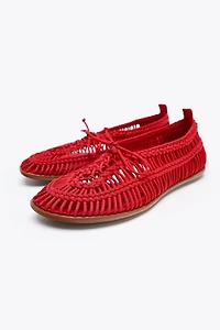 BRAIDED SHOES WITH LACES