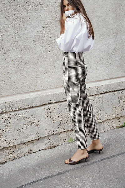 HIGH-WAISTED PANTS