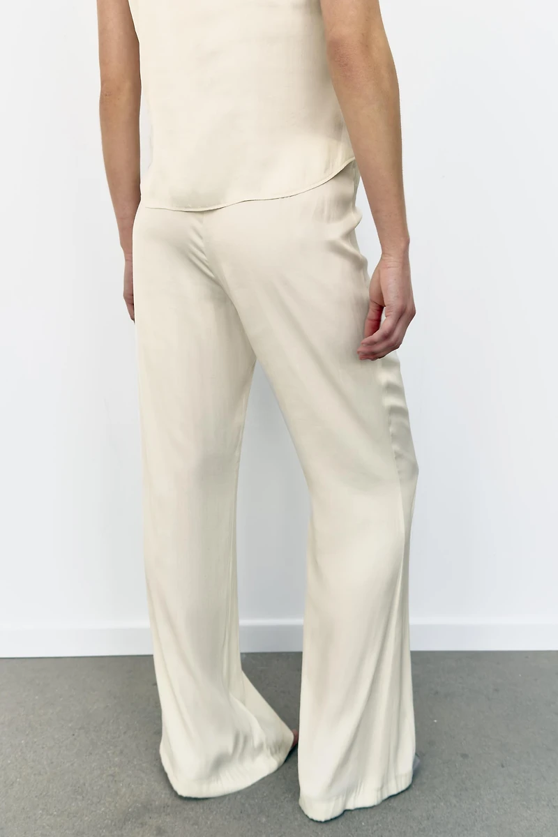 SATIN EFFECT FIREMAN CLASP TOP