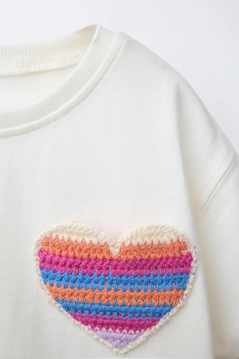 CROCHET HEART POCKET T-SHIRT