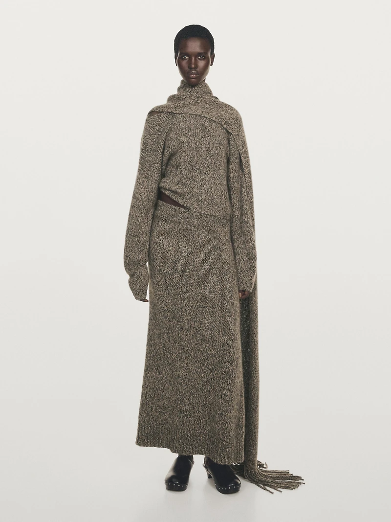 100% cashmere knit boat neck sweater