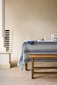 TABLECLOTH WITH IRREGULAR STRIPES