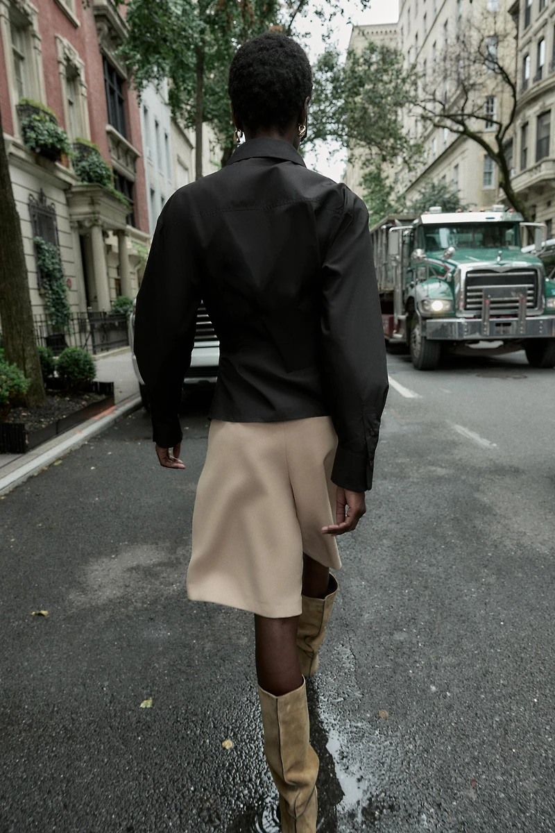 PLEATED WAIST POPLIN SHIRT