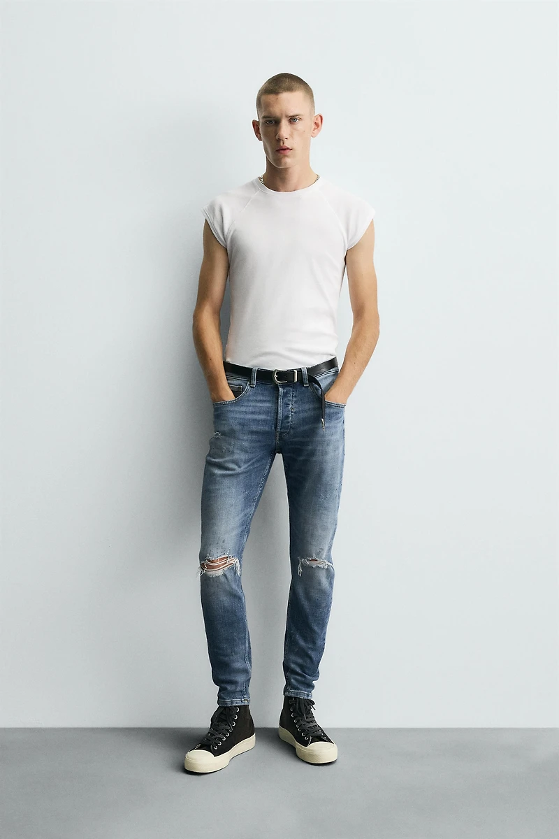 RIPPED SKINNY FIT JEANS