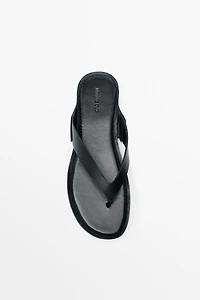 Flat leather sandals