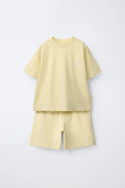 T-SHIRT AND SHORTS SET WITH TEXT