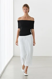 Off-the-shoulder top