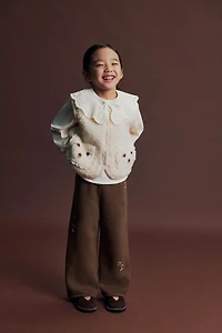 EMBROIDERED FLORAL KNIT PANTS