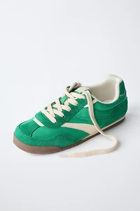 CONTRASTING SNEAKERS