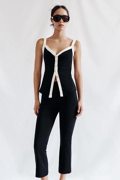 CONTRAST BUTTON TOP