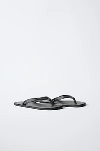LEATHER SANDALS