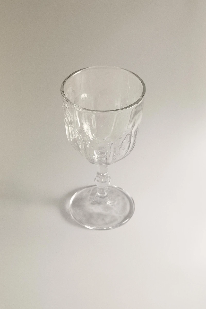 RAISED DESIGN WINE GLASS