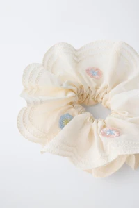 EMBROIDERED FLOWER SCRUNCHIE