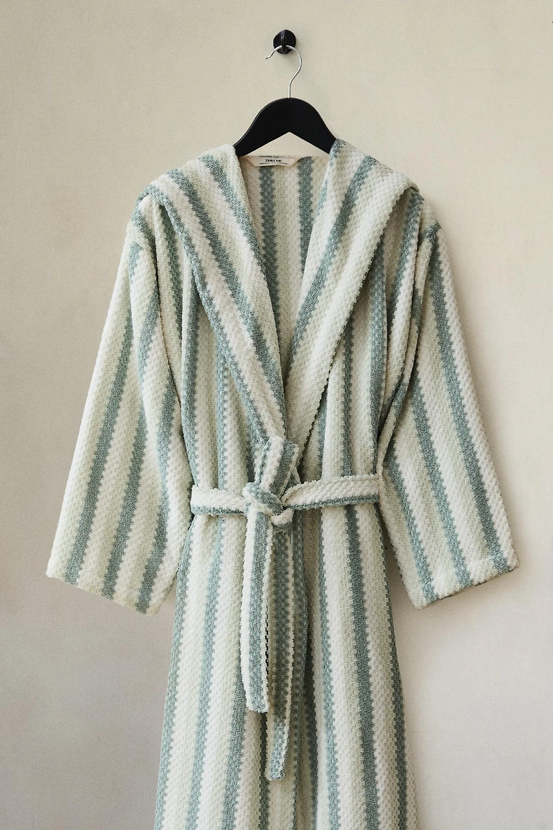 GEOMETRIC JACQUARD BATHROBE