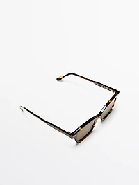 Rectangular tortoiseshell-effect sunglasses