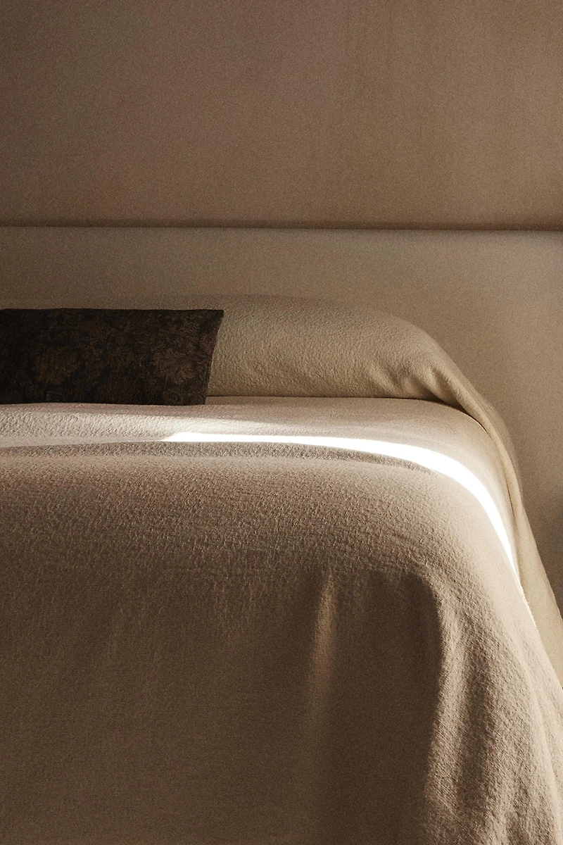 JACQUARD TEXTURE BEDSPREAD
