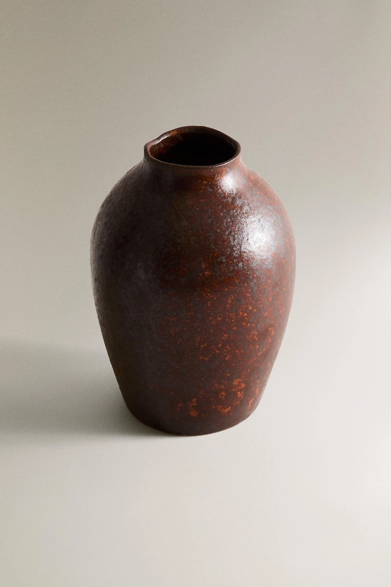 ROUGH-EFFECT CERAMIC VASE