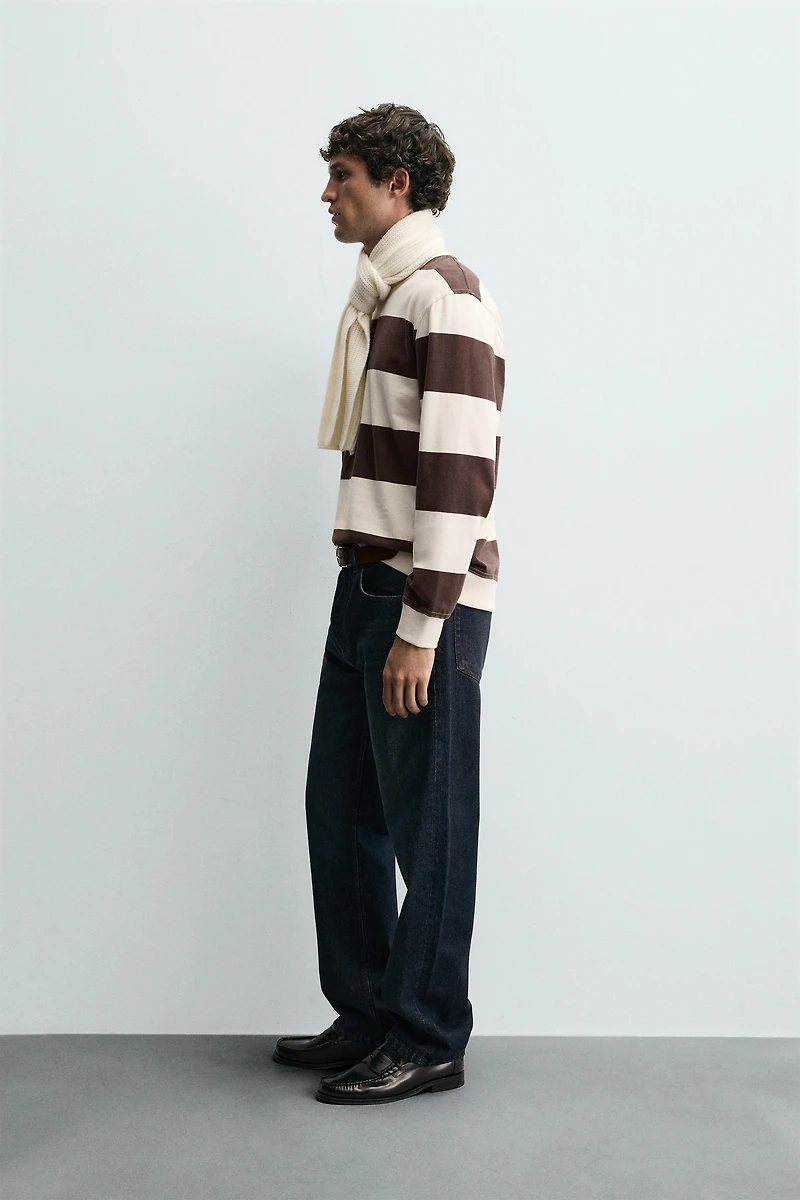 CONTRAST STRIPE SWEATSHIRT