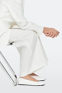 Ballet flats with leather detail