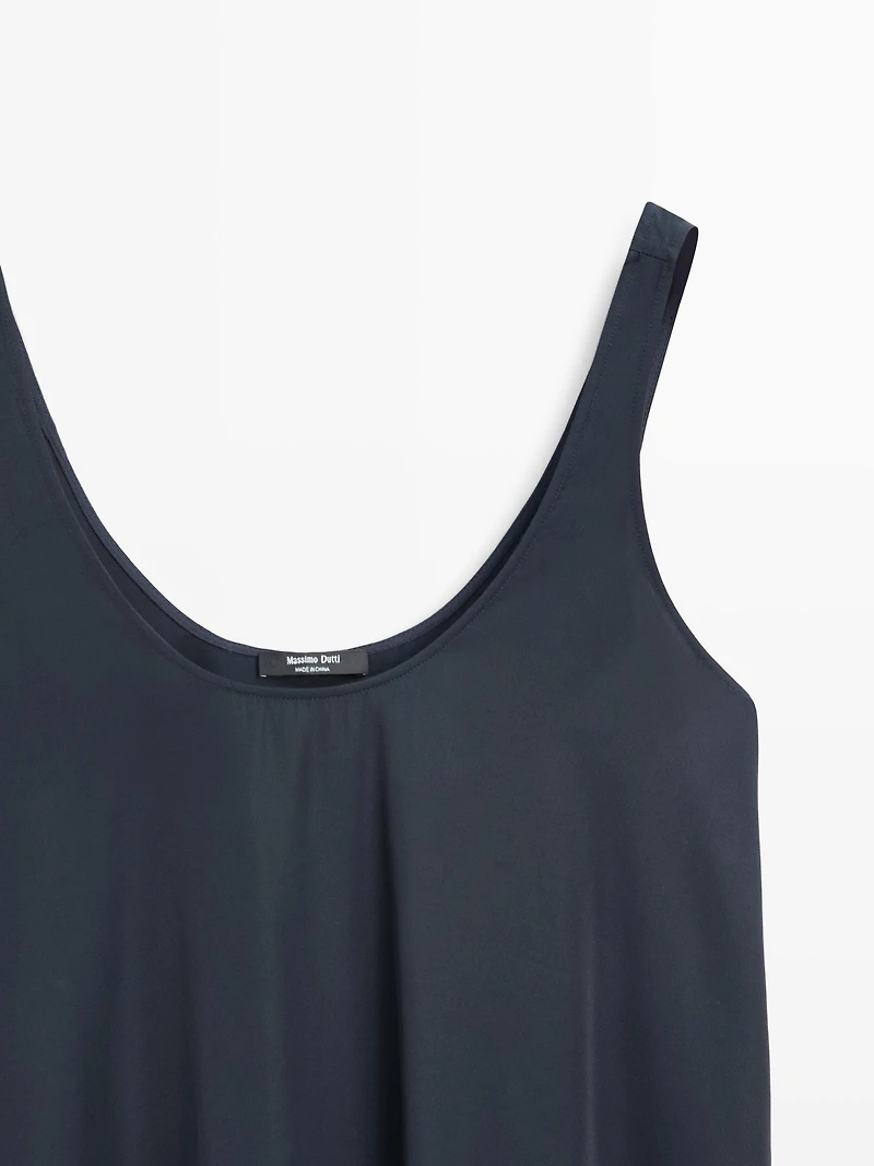 Robe fluide évasée à bretelles