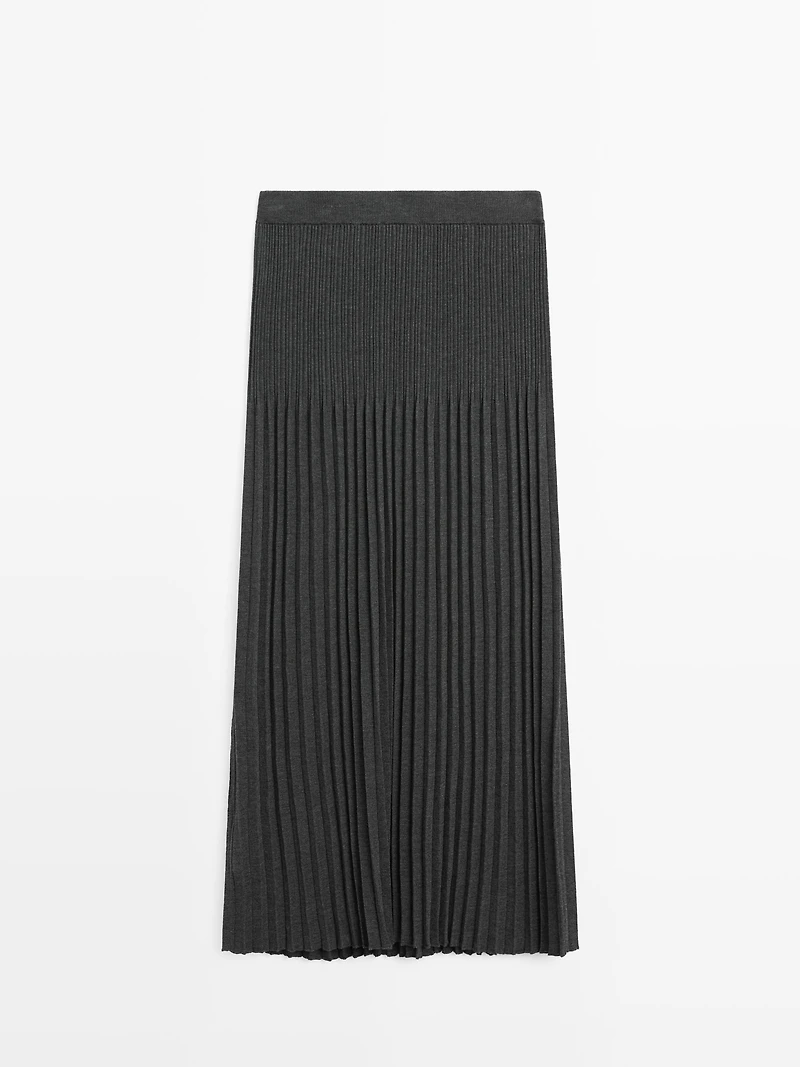 Pleated knit midi skirt