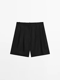 Pleated Bermuda shorts