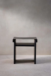 STOOL 02