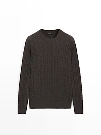 Pull en maille tressée à col rond