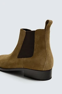 LEATHER CHELSEA BOOTS