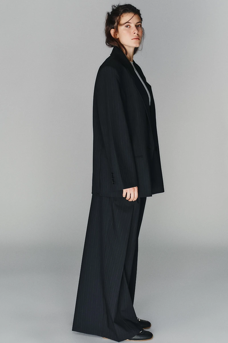 OVERSIZED PINSTRIPE BLAZER