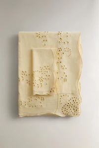 EMBROIDERED LINEN TABLECLOTH