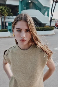 KNIT JUMPER WITH SHOULDER DETAIL