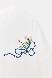EMBROIDERED FLORAL SWEATSHIRT