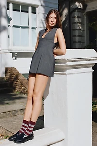ROBE COURTE DÉCOLLETÉE