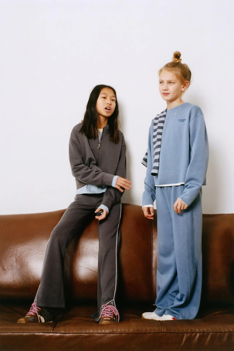 SWEAT CÔTELÉ AVEC MODAL