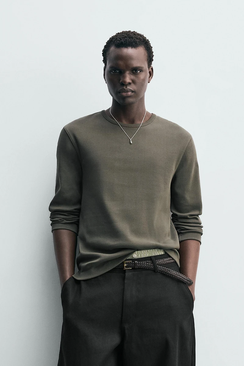REGULAR FIT TEXTURED T-SHIRT