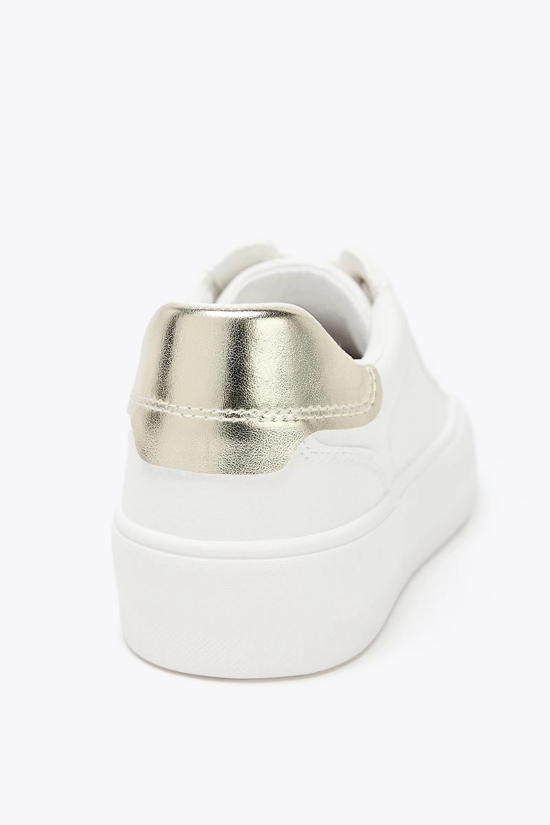 CONTRAST SNEAKERS