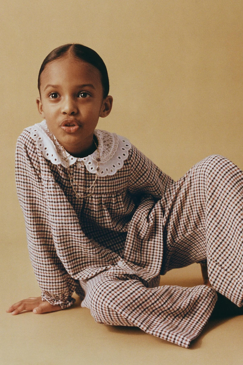 CHEMISE À CARREAUX ET COL BRODÉ