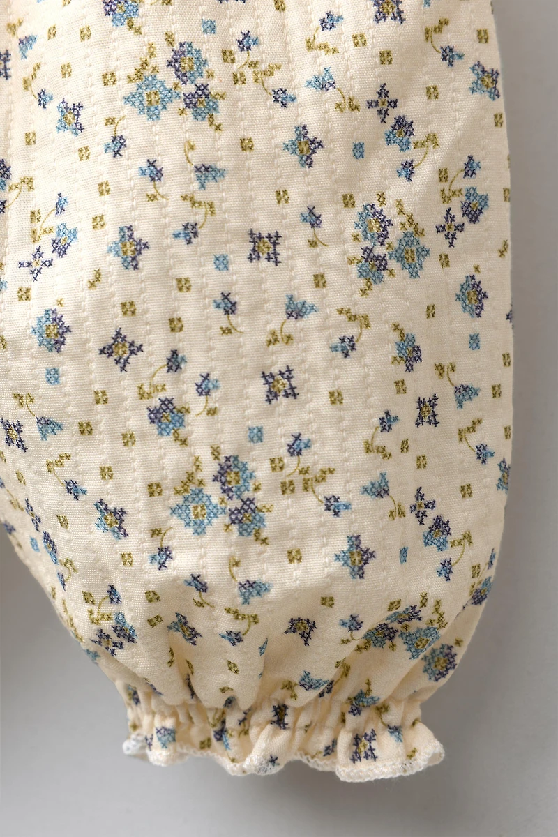 FLORAL TEXTURED PANTS