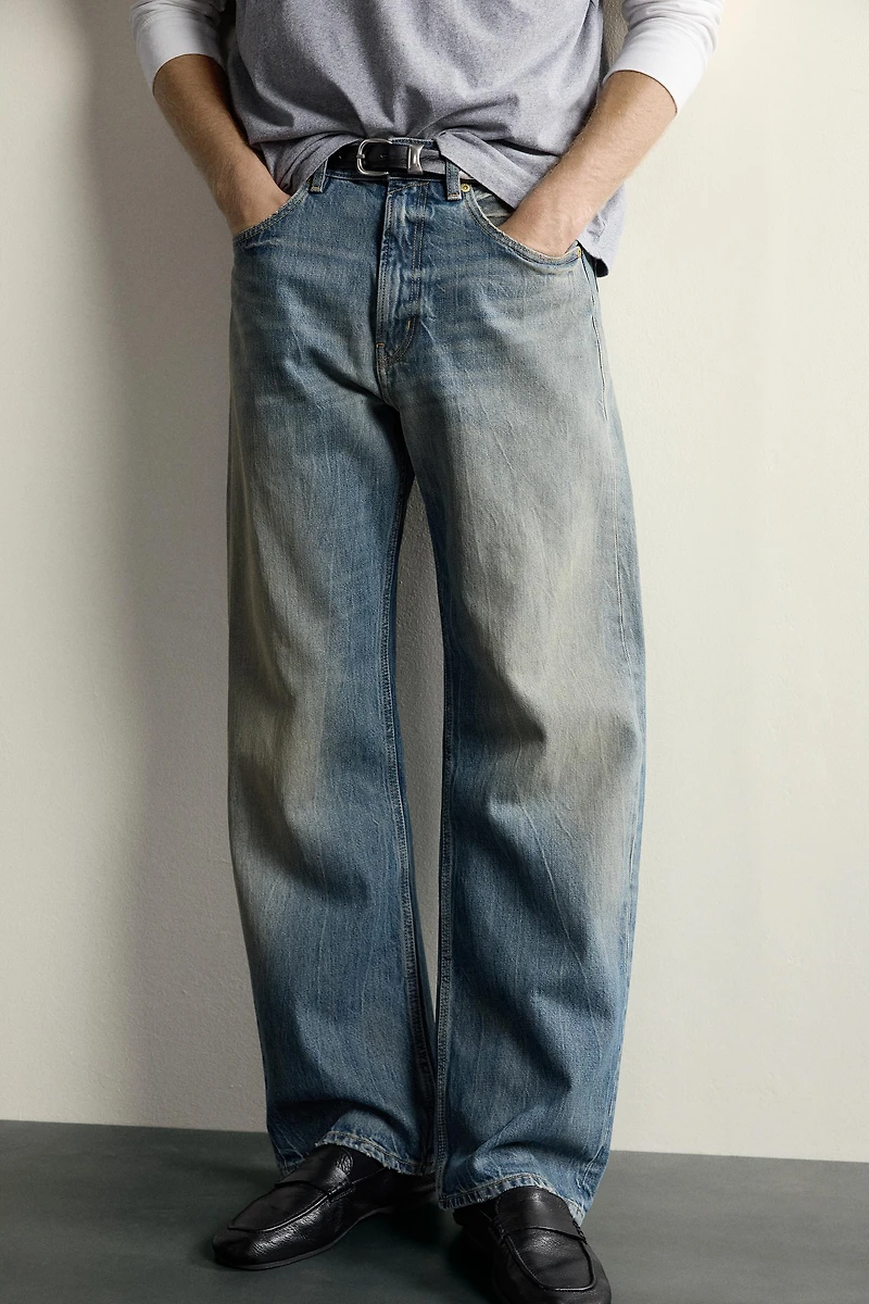 LOOSE FIT JEANS